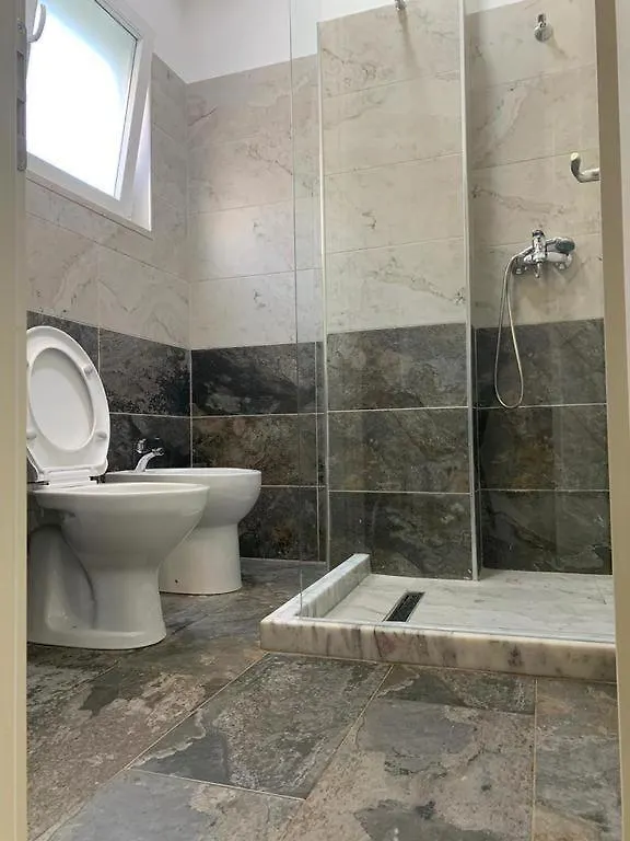 דרמי Kotarja Apartments אלבניה